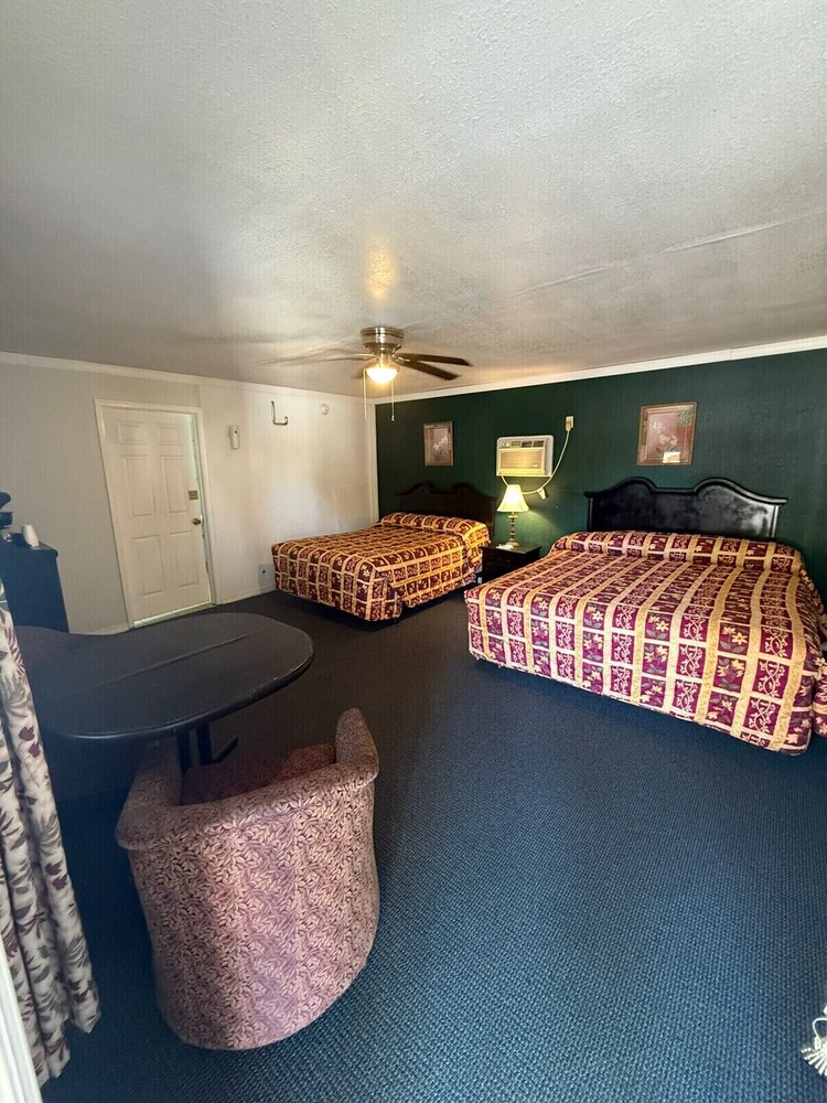 Little Shamrock Motel - photo 17