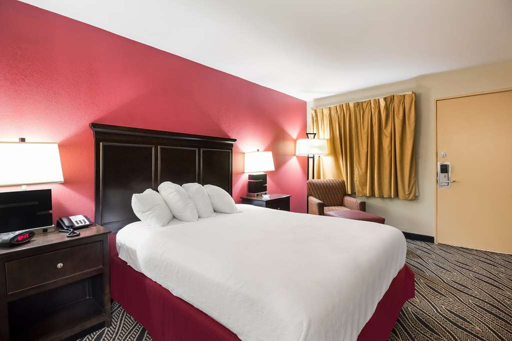 Best Western Braddock Inn - photo 18