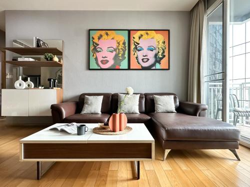 Roomy Modern 2BR Ultra Fast WiFi BTS Phrom Phong
