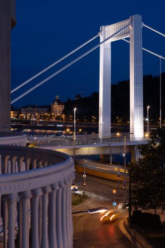 Budapest Grand Danube Suite — 4-Star Luxury Hotel in Budapest, Hungary