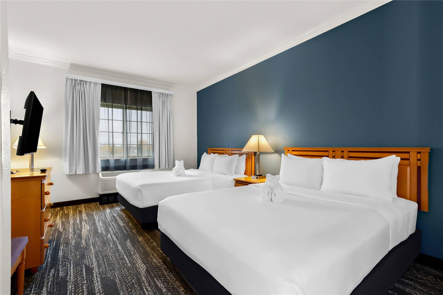Clarion Suites Anchorage Downtown - photo 17