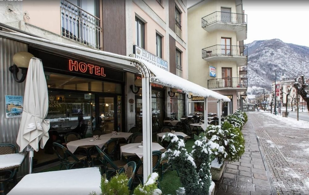 Hotel Corona — hotel in Tirano