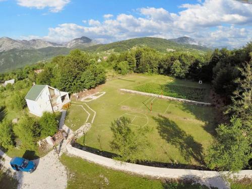 Charming chalet in Herceg Novi with fenced garden — 4-Star Luxury Hotel in Podgorica, Montenegro