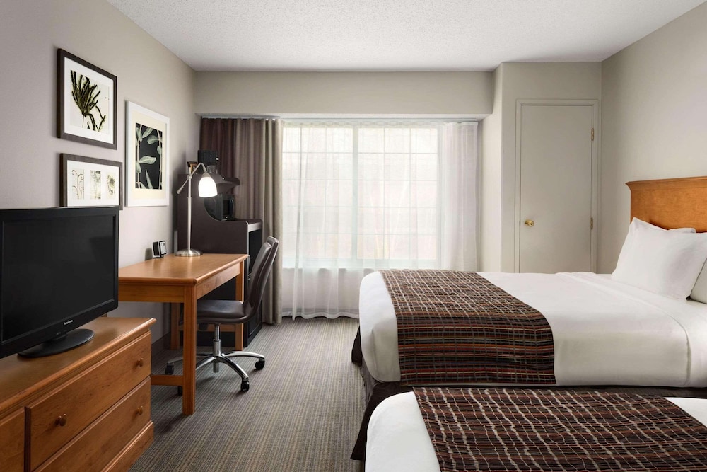 Country Inn & Suites by Radisson Columbus Airport OH - photo 5