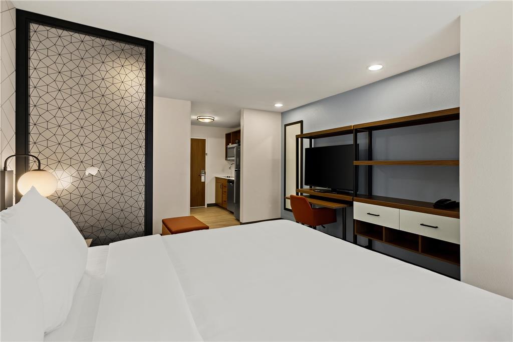 Everhome Suites Yuma East I 8 - photo 7