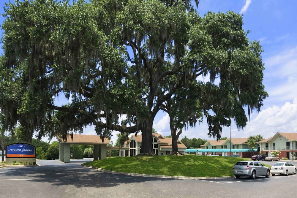 Howard Johnson by Wyndham Beaufort Parris Island - photo 26