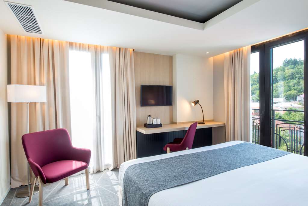 Suite Bedroom-Suite Bedroom- King Bed, Mini-bar, Safe, Complimentary Wi-Fi and Breakfast