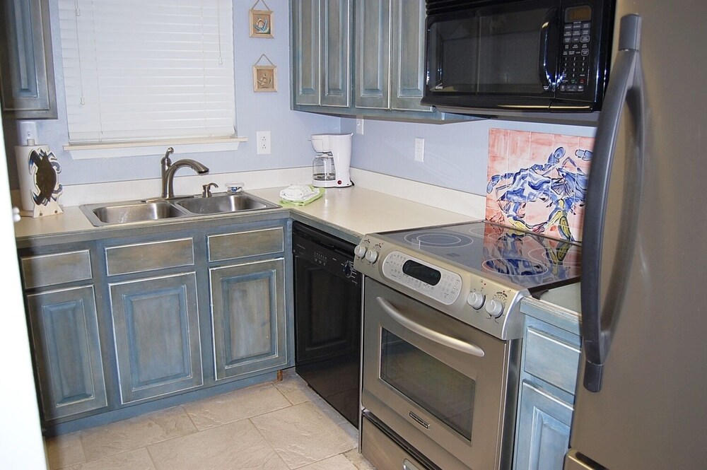 Driftwood Tower Condominiums - photo 8