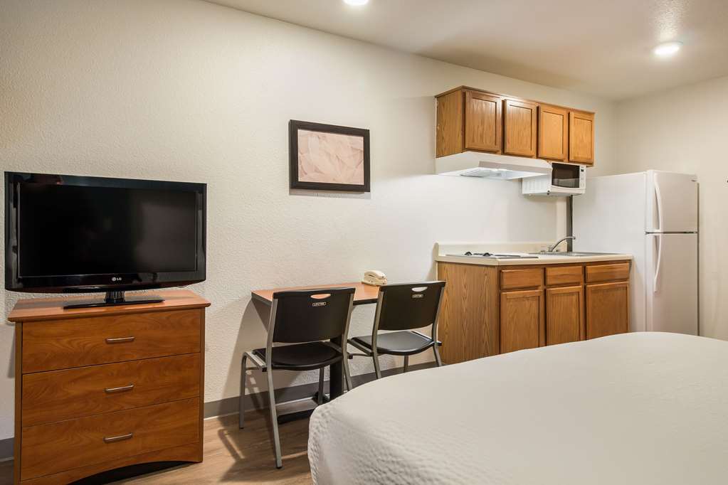 WoodSpring Suites Houston La Porte - photo 11