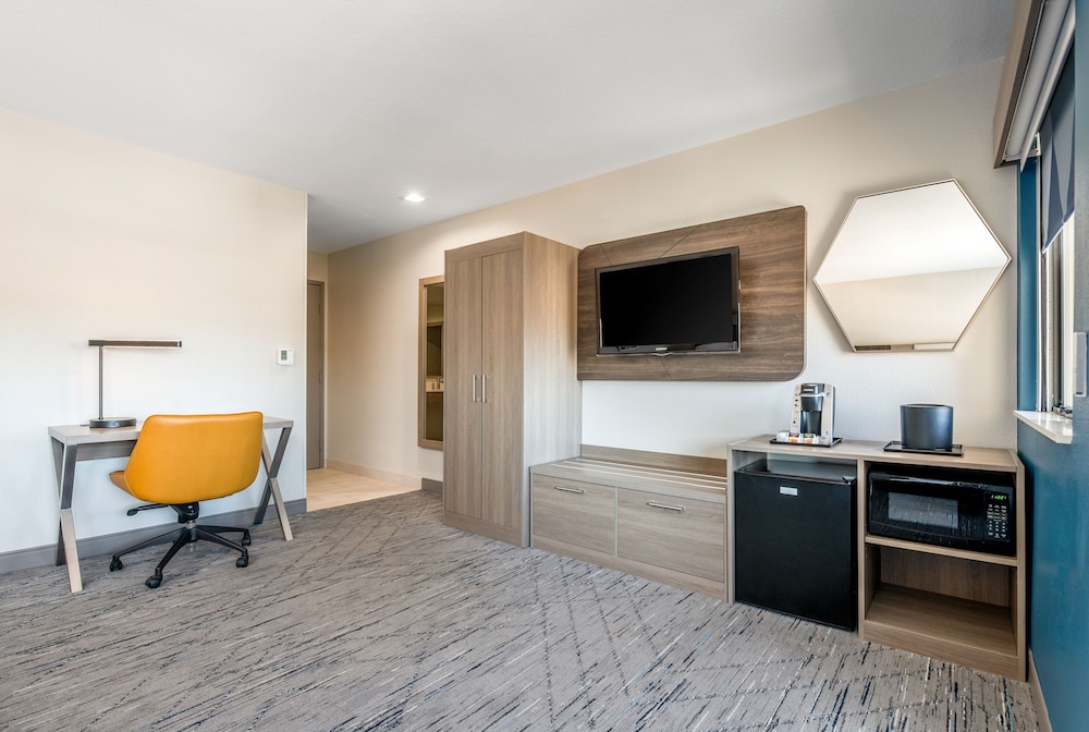 Holiday Inn Express San Diego South National City by IHG - photo 12