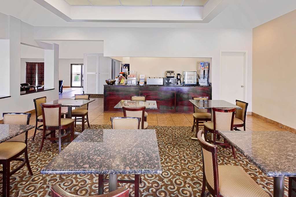 Super 8 by Wyndham Plainview - photo 13