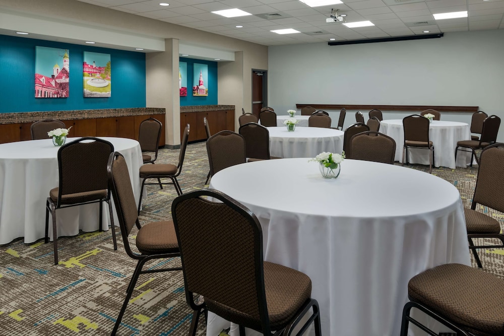 Hampton Inn & Suites Winston Salem University Area NC - photo 29
