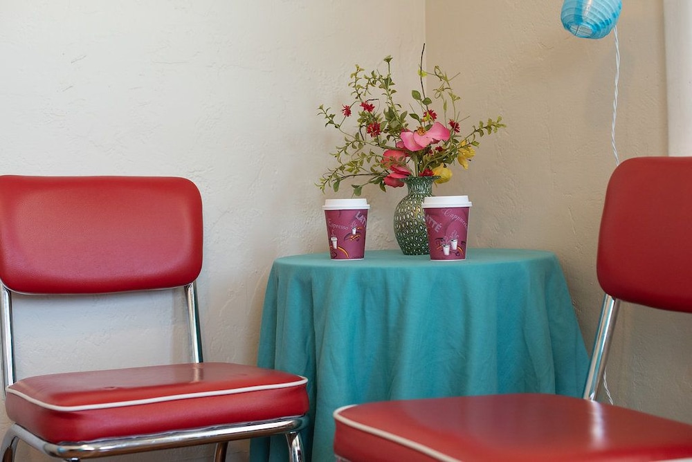 Circle R Motel - photo 5