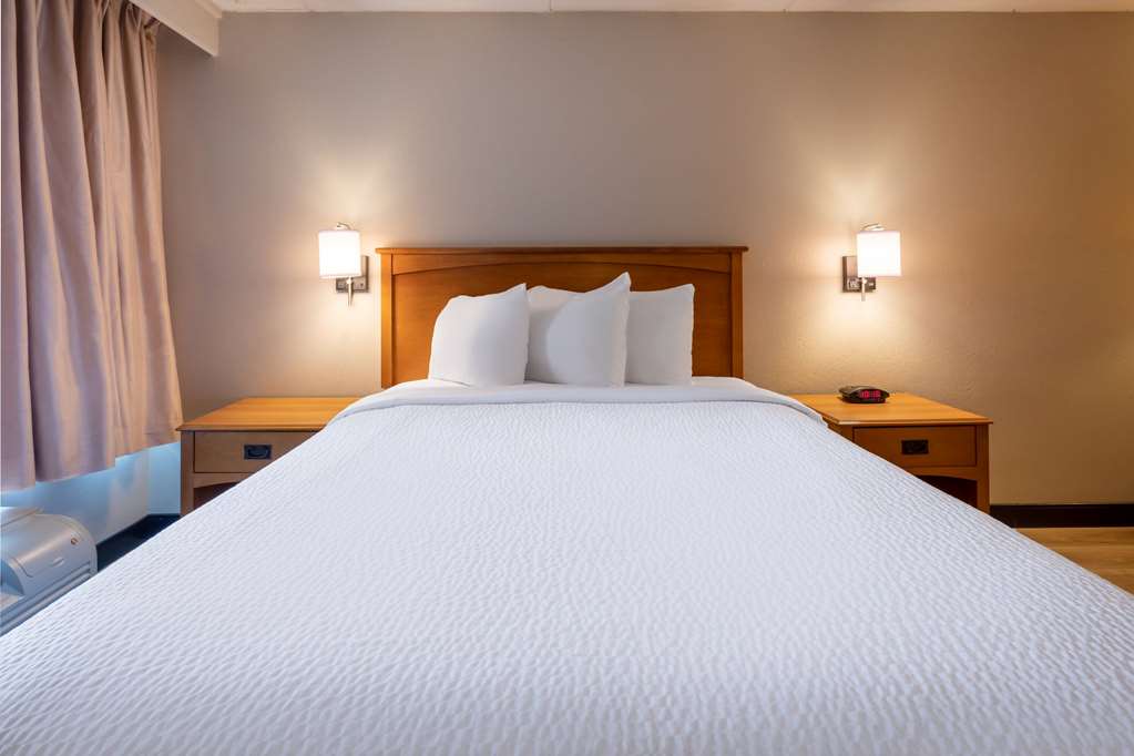 Days Inn Birch Run - photo 28