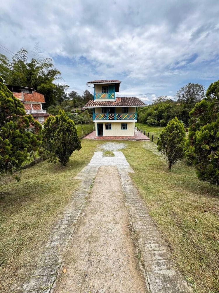 Finca Playa Hermosa in Guatape, Colombia