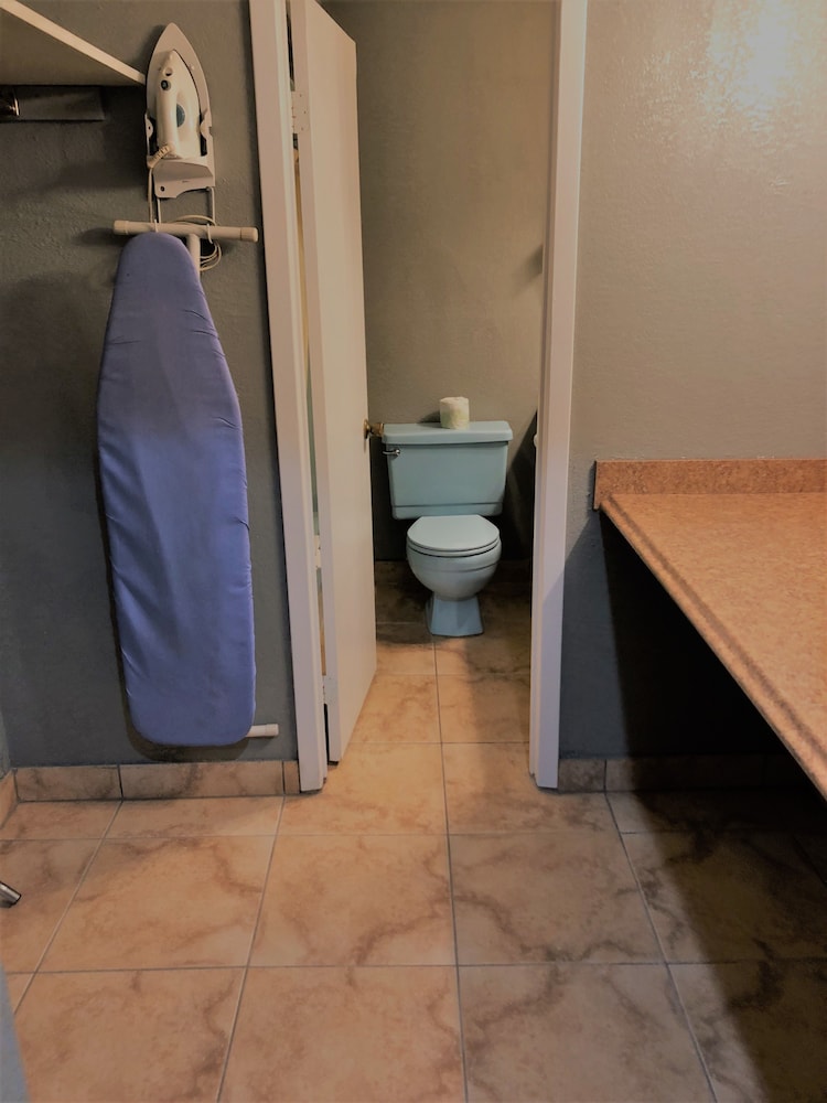 Latham Inn - photo 7