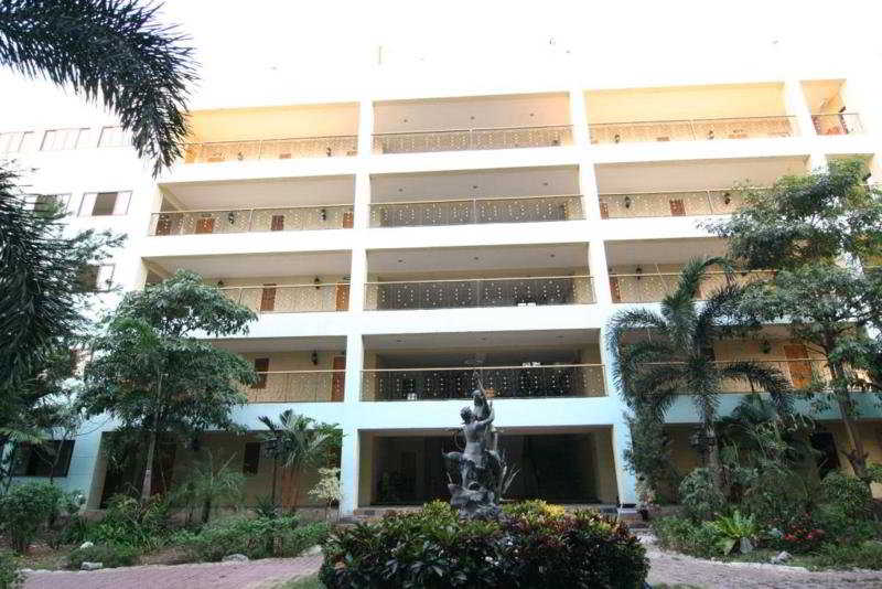 13 Coins Airport Hotel Min Buri — hotel in Min Buri