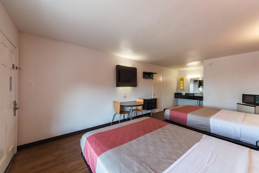 Rodeway Inn San Antonio Downtown - photo 6