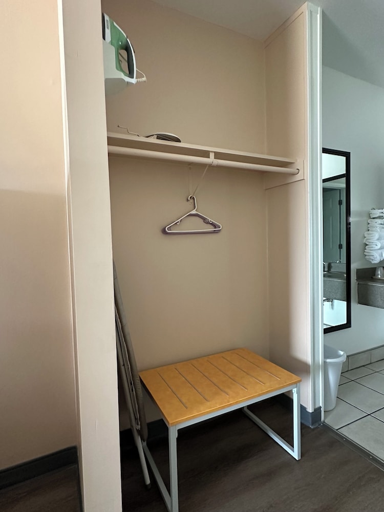Security inn & suites - photo 11