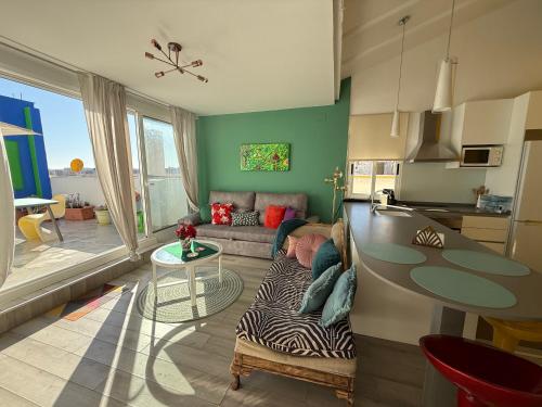 Petite Penthouse With The Sunniest Terrace In Valencia — Valencia