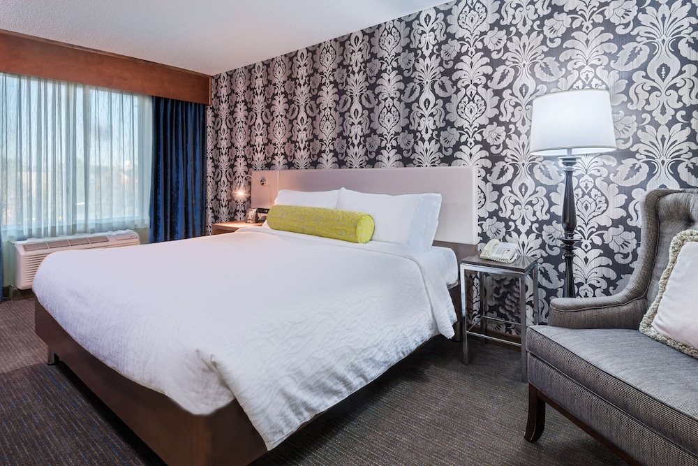 Hilton Garden Inn Westbury - photo 16