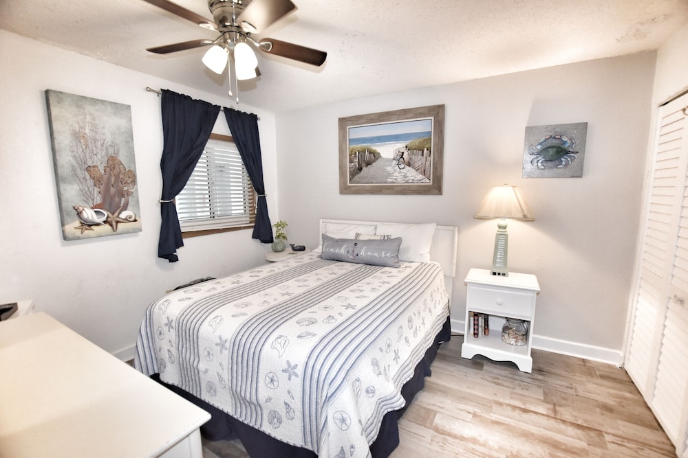 0602 Waters Edge Resort Studio Bedroom Condo by RedAwning - photo 6