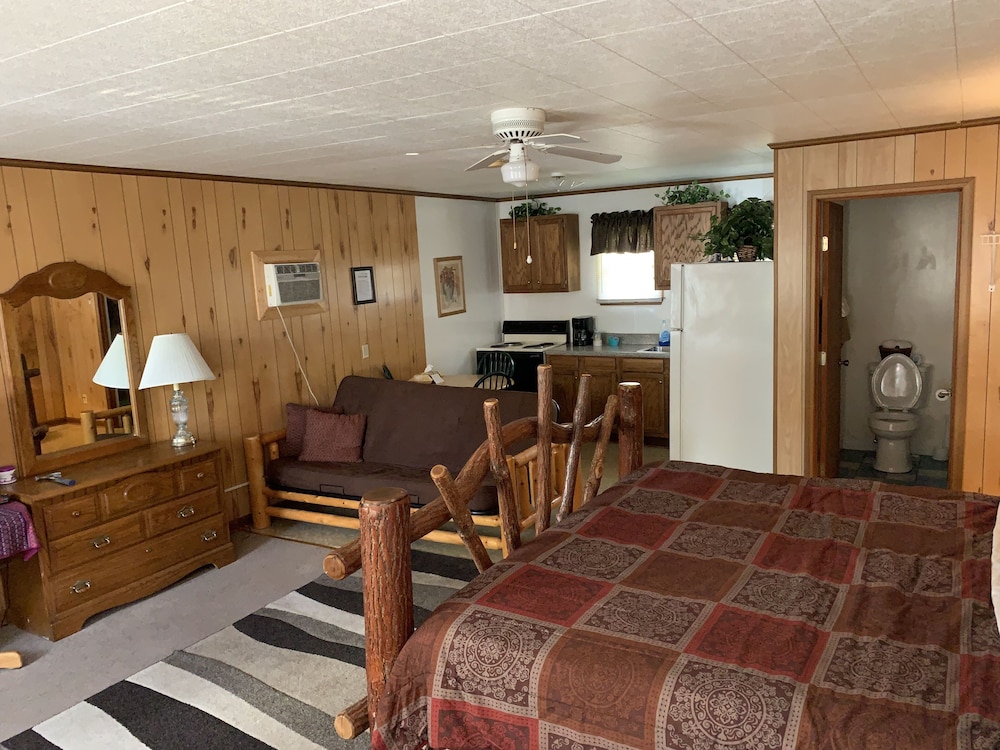 Phillips Historic Motel & Cottages - photo 46