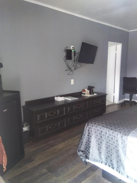 Essex Motel - photo 15