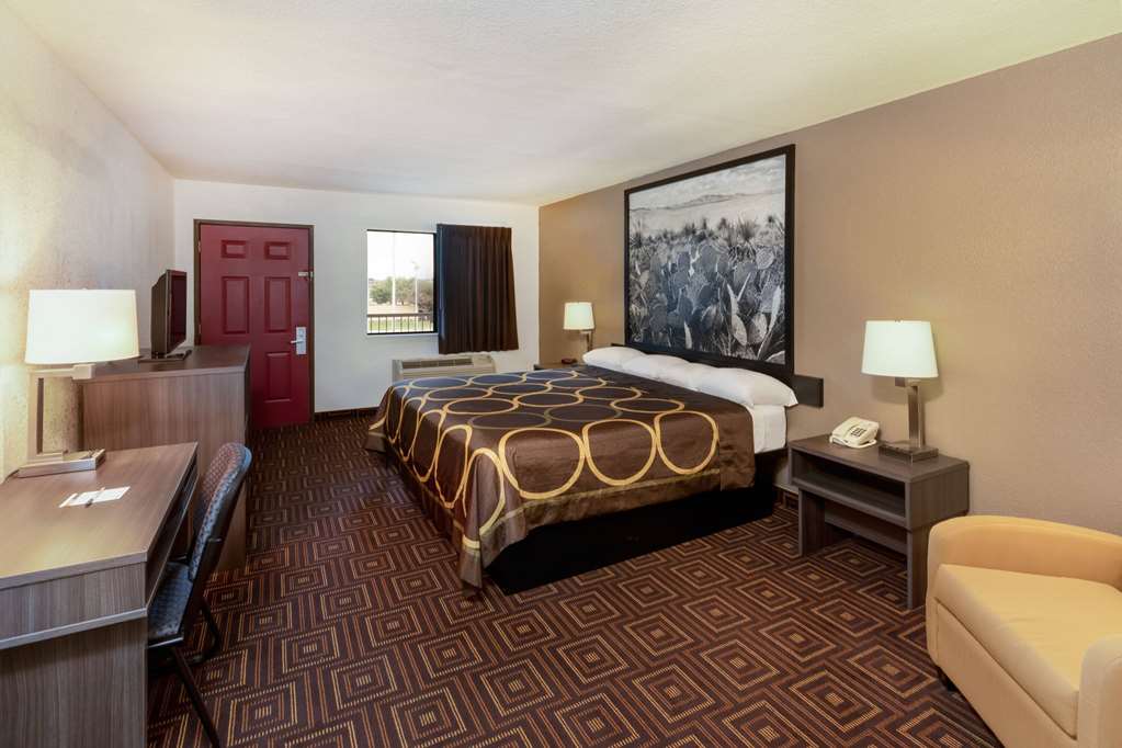 Super 8 by Wyndham Seguin - photo 21
