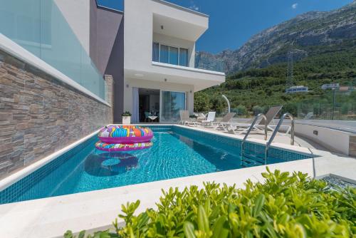 Villa Mila — 4-Star Luxury Hotel in Makarska, Croatia