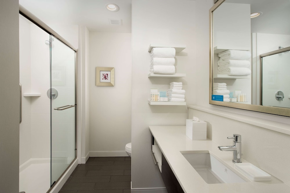 Hampton Inn Louisville East Hurstbourne - photo 16