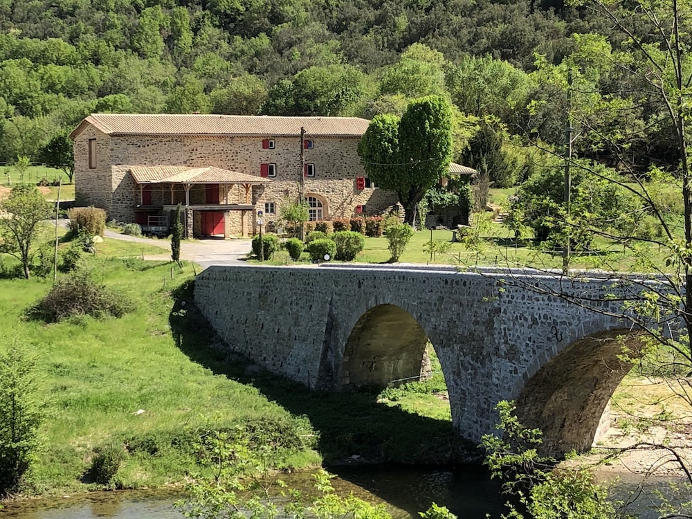 Mas Du Martinet — La Tour — photo 4