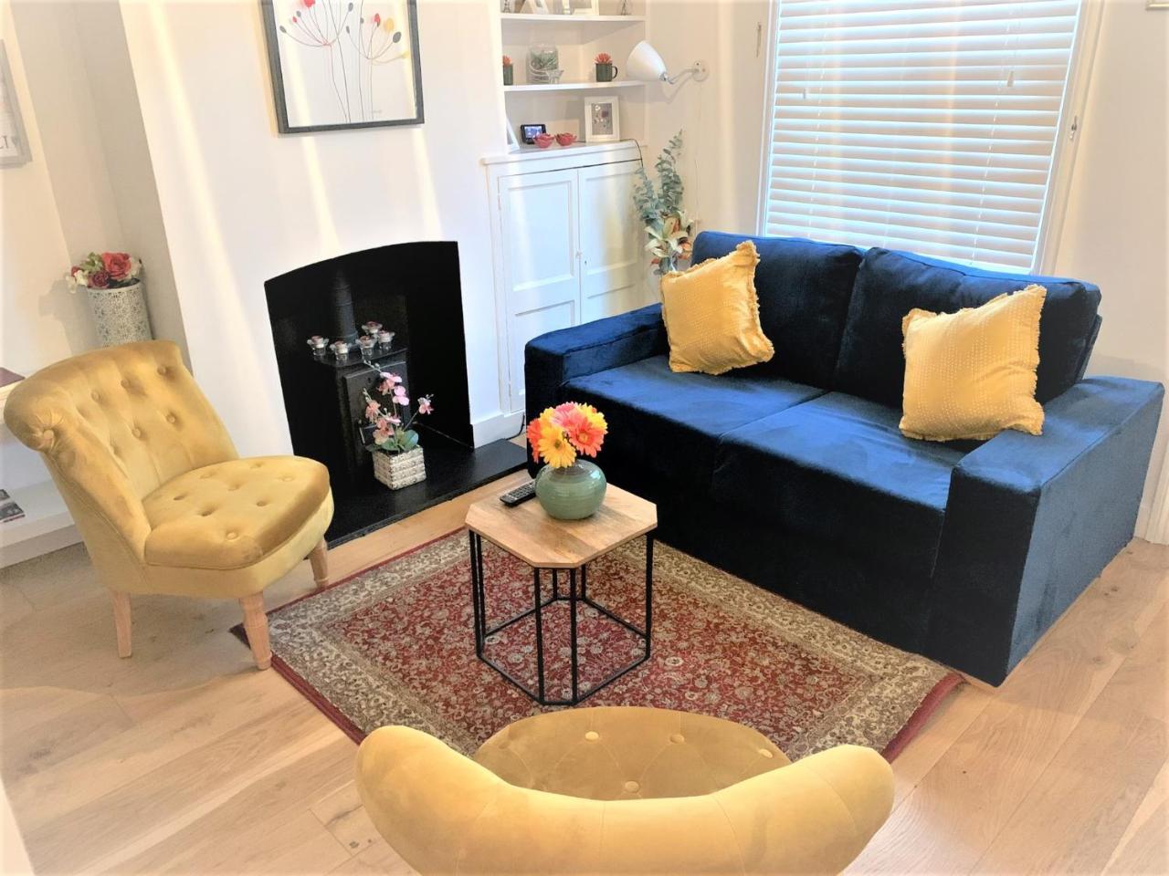 Elegant Riverside Cottage with Free Parking — 4-Star Luxury Hotel in Canterbury, United Kingdom