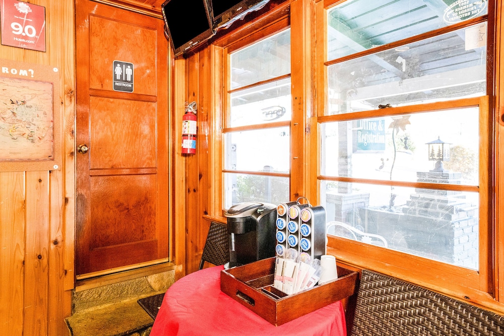 Kern Lodge Kernville - photo 4