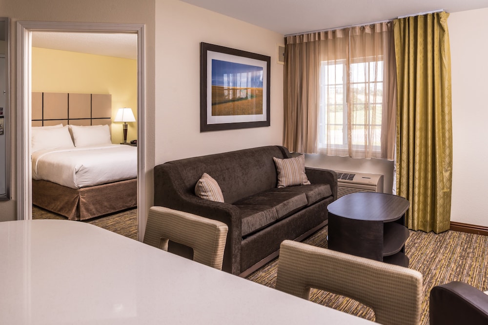 Candlewood Suites Kansas City Speedway by IHG - photo 10