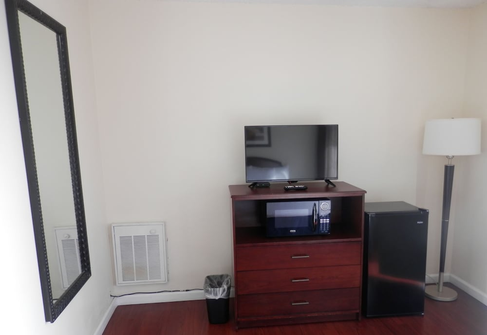 Blue Coast Inn and Suites - photo 6