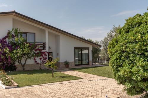 Villa Ninetta — 4-Star Luxury Hotel in Bucchianico, Italy