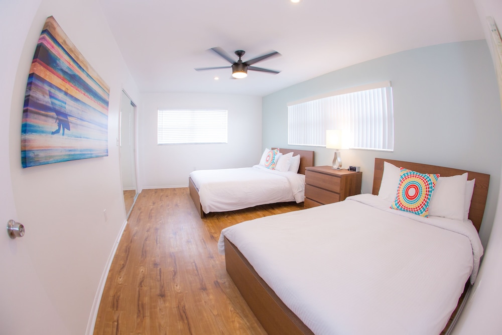 St Pete Beach Suites - photo 17