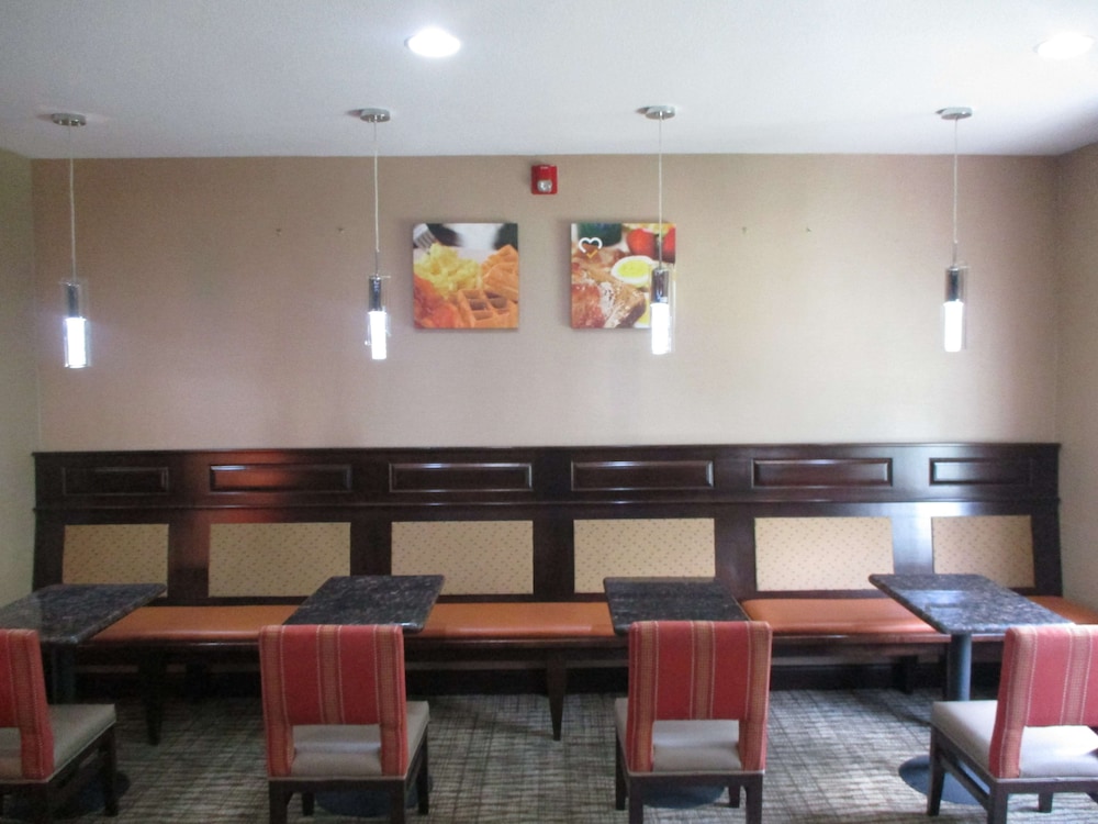 Best Western Emporia Inn - photo 12