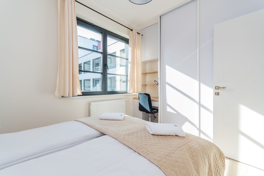 Doki Curacao by Grand Apartments — 4-Star Luxury Hotel in Gdansk, Poland