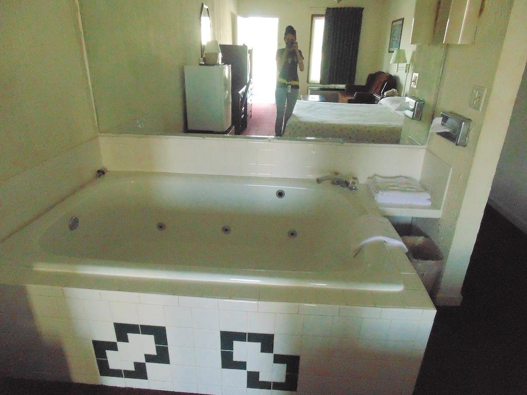 Travelers Inn — hotel in Elizabethton