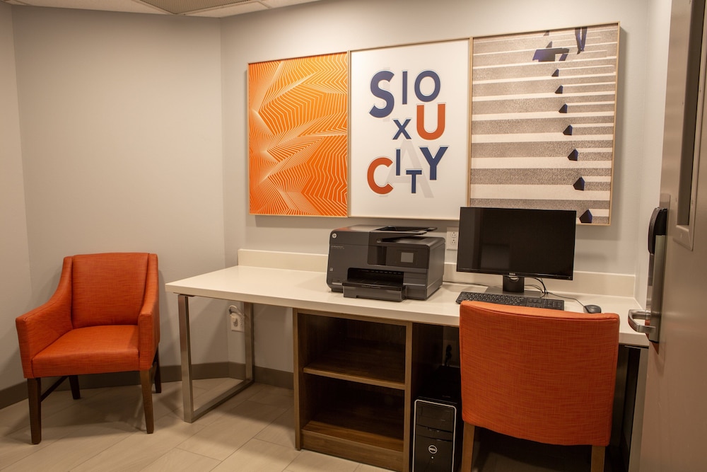 Holiday Inn Express & Suites Sioux City Southern Hills by IHG - photo 63