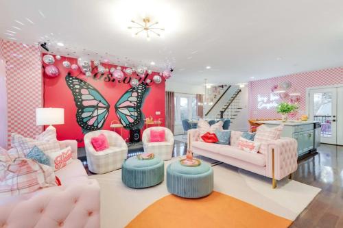 Butterfly BNB Modern Luxury Giant Rooftop 9Min DT — 4-Star Luxury Hotel in Nashville, United States