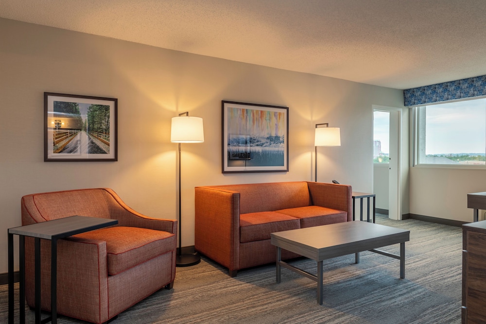 Hampton Inn by Hilton Manchester - photo 25
