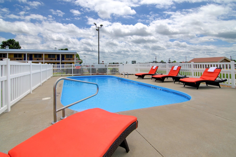 Westbridge Inn and Suites - photo 55
