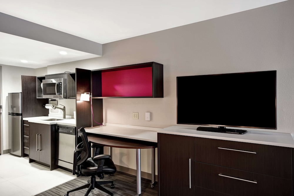 Home2 Suites by Hilton Walpole Foxboro - photo 11