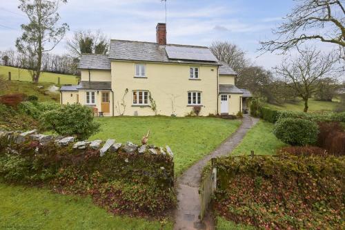 2 Lower Spire — 4-Star Luxury Hotel in Dulverton, United Kingdom