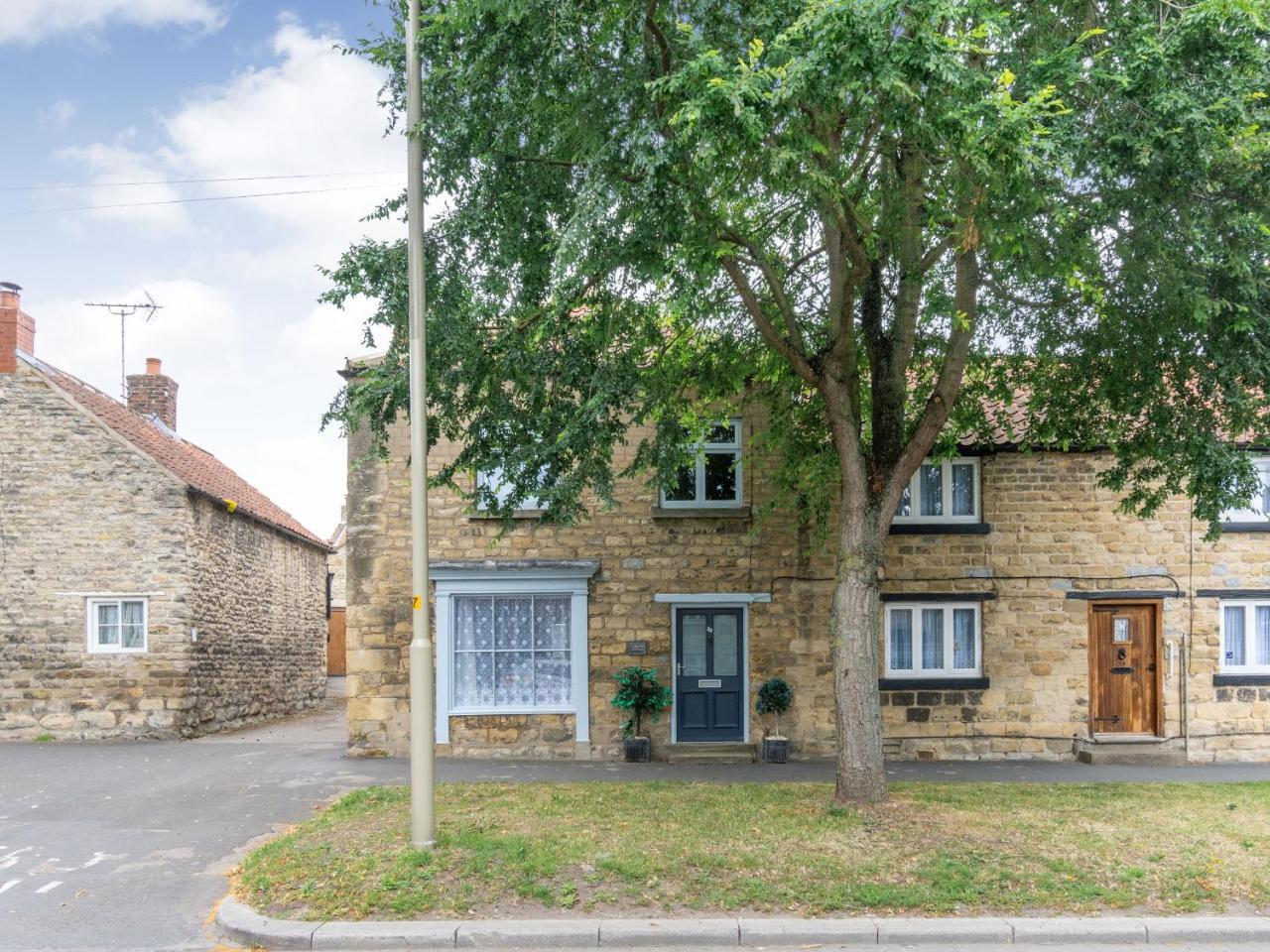 Cobbler's Cottage — 4-Star Luxury Hotel in Pickering, United Kingdom