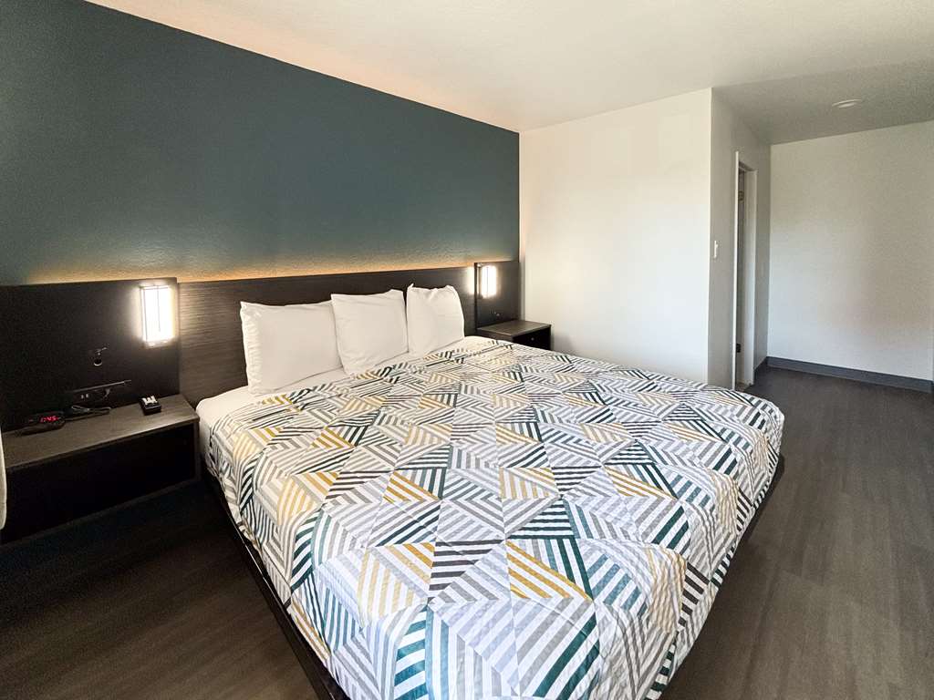 OYO Hotel Irving DFW Airport North - photo 23