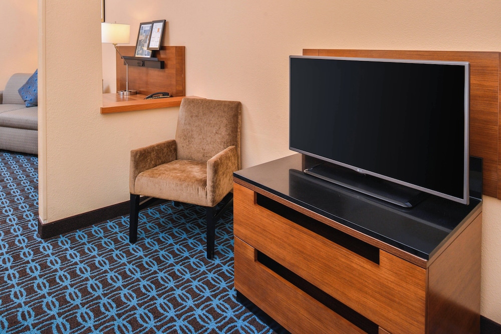 Fairfield Inn & Suites By Marriott Beaumont - photo 14